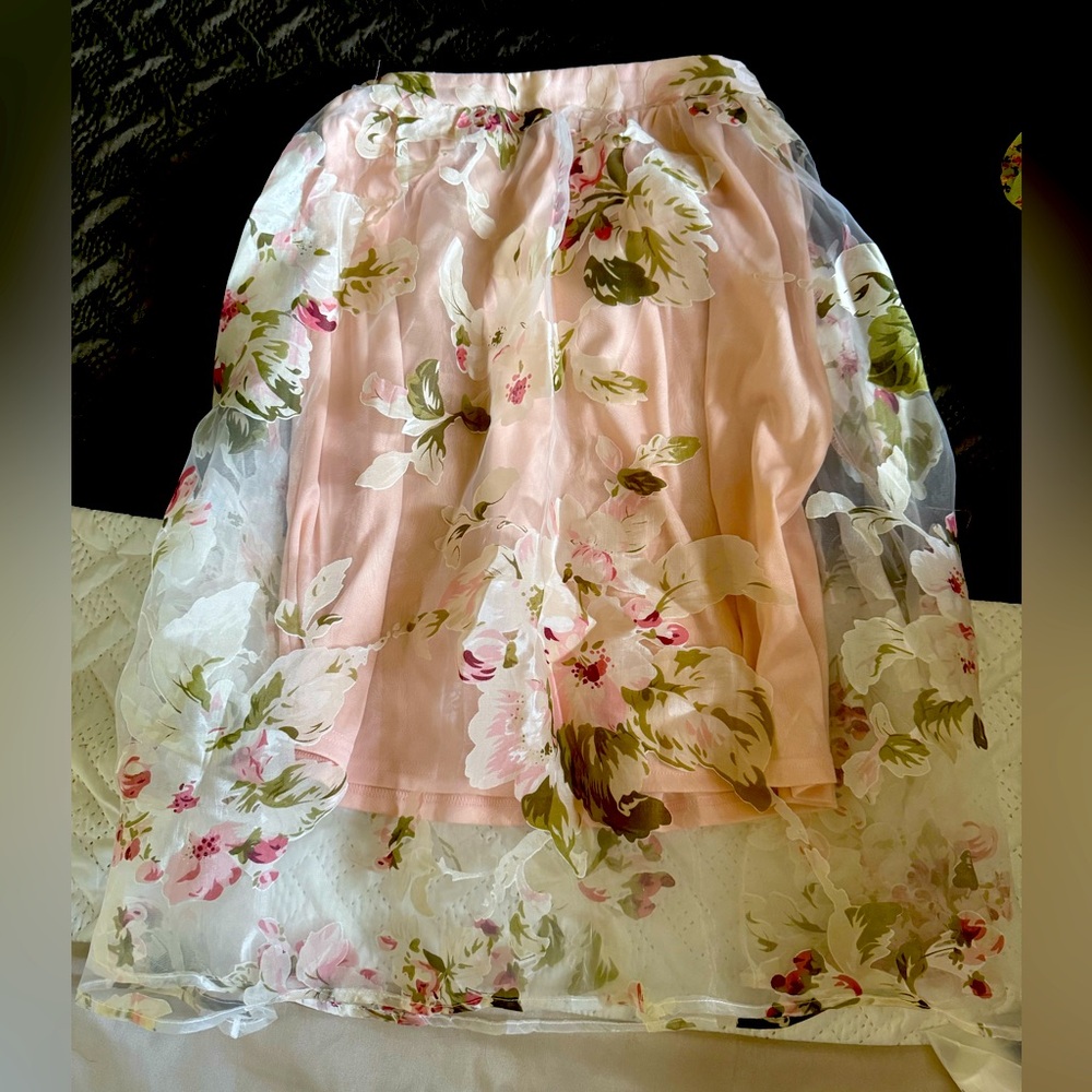 Women’s morning lavender skirt size small 🌸